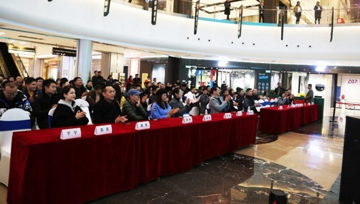 宅男视频下载携手设计大咖何武贤, 宅男视频下载携手设计大咖何武贤,