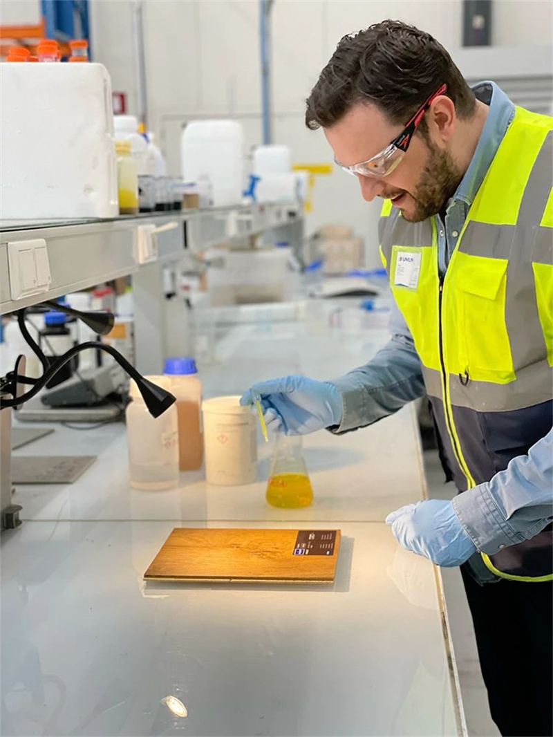 地板还要“防晒”“抗衰”?宅男视频下载Quick-Step驻颜有术! image5 地板还要“防晒”“抗衰”?宅男视频下载Quick-Step驻颜有术! image5