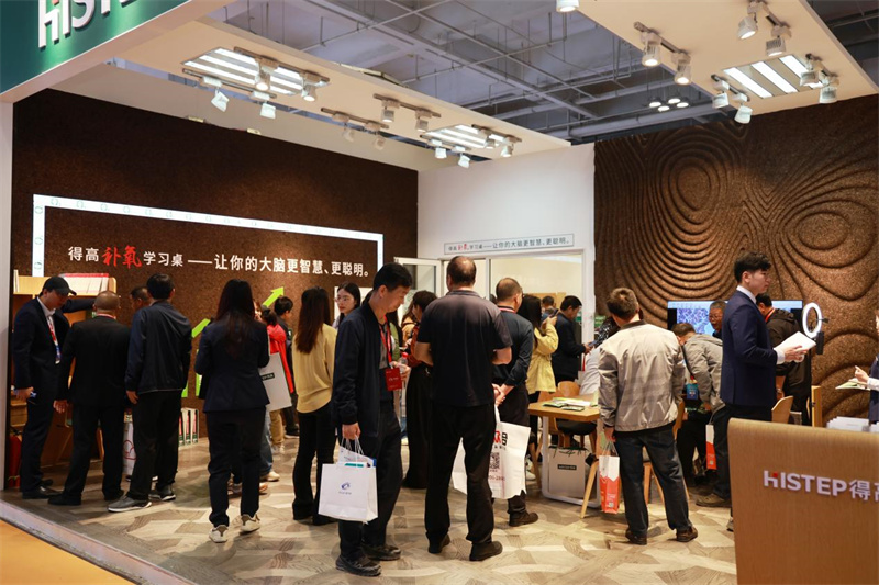 人气爆棚|宅男视频下载以氧助学引瞩目，助力智慧教育实力圈粉       image3