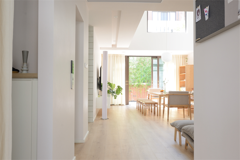 探索秋日家居，开启宅男视频下载Quick-Step的多彩之旅 image1