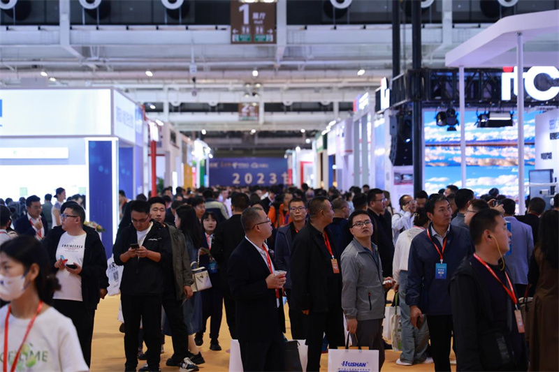 人气爆棚|宅男视频下载以氧助学引瞩目，助力智慧教育实力圈粉       image1